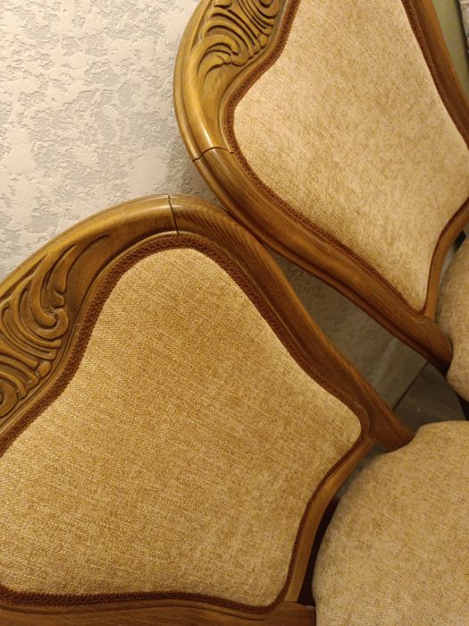 Продам стулья новые,почти не пользовались. В связи с переездом