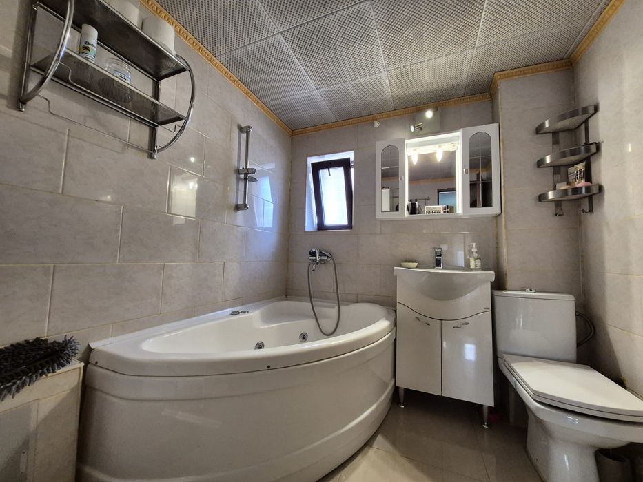 Casă spațioasă cu 2 intrări, Anexă 33mp (cărămidă) & Atelier/Hală 75 mp (panouri sandwich) – Curent Trifazic – Locuință/Afacere – Alexandria, Școala 7