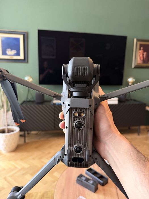 DJI Mavic 3 Pro комплект - като нов