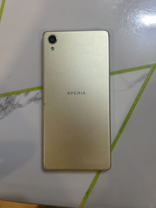 Продам телефон Sony F5122