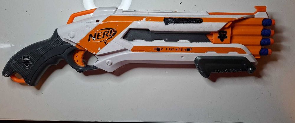 pusca Nerf N-strike elite  2x4
