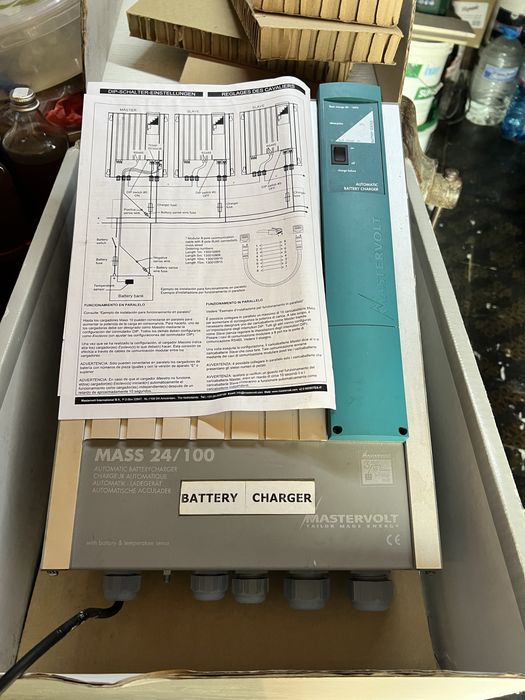 Mastervolt bathery charger