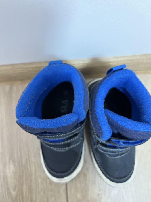 Апрески боти водоустойчиви