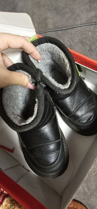 Продам детские зимние ботинки