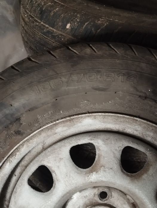 Продам летнюю резину на дисках.