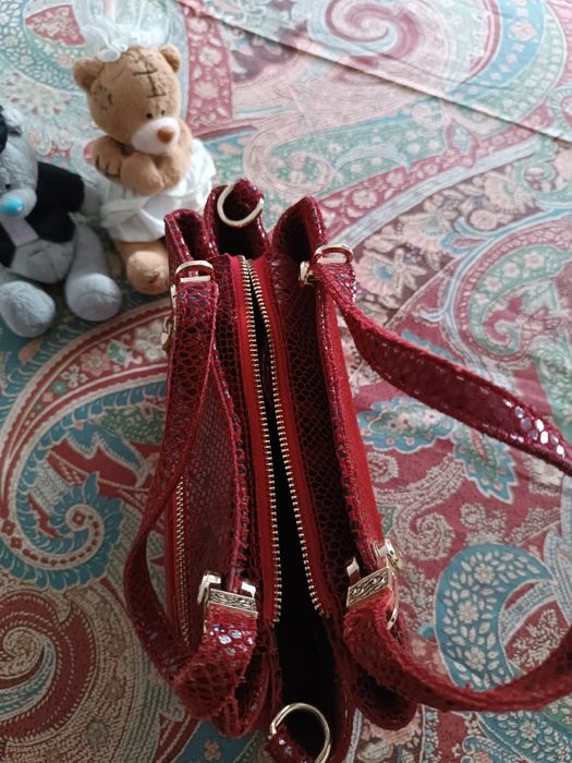 Продам кожаную сумку