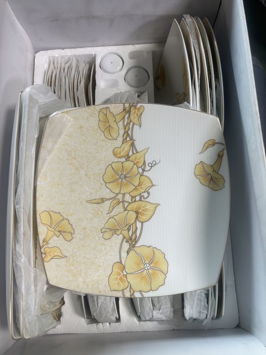 Столовый сервиз на 12 персон, 60 предметов