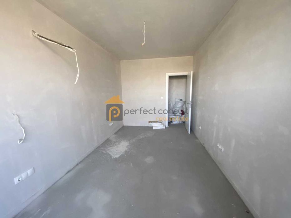 Продава се Тристаен апартамент в Пловдив, Каменица 2 - 103 кв.м за 1500 €/кв.м - Снимка #2