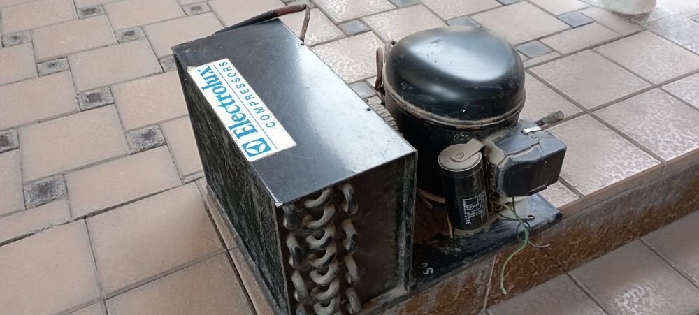 Холодилник мотор СРОЧНО!