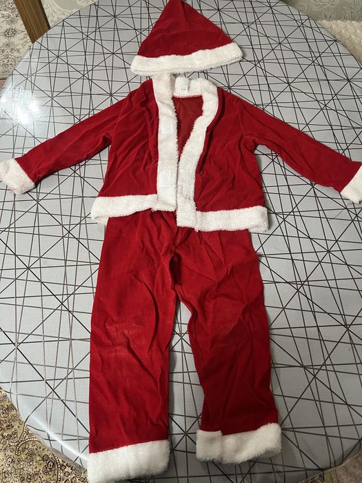 Продаю новогодний костюм