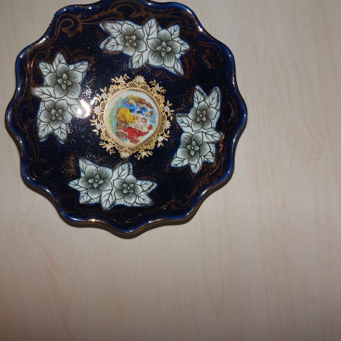 Две вазочкипродам с коробкой