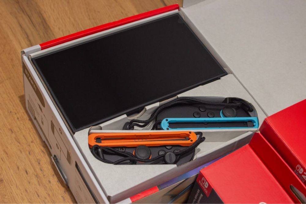 Nintendo Switch 2 с геймпадами и аккаунтом