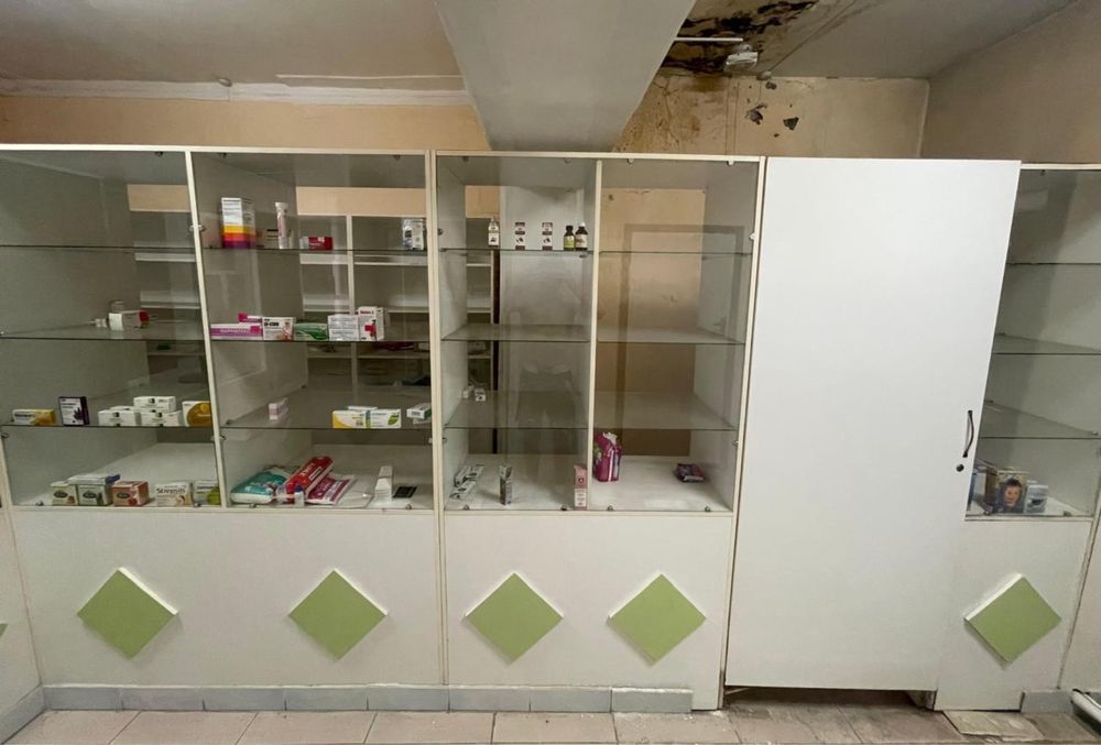 Продам мебель для аптеки