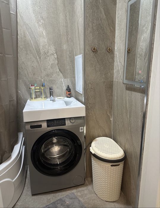 Код 888  Продается 1/5/7 ком квартира Куйлюк Compass ( вид во двор )