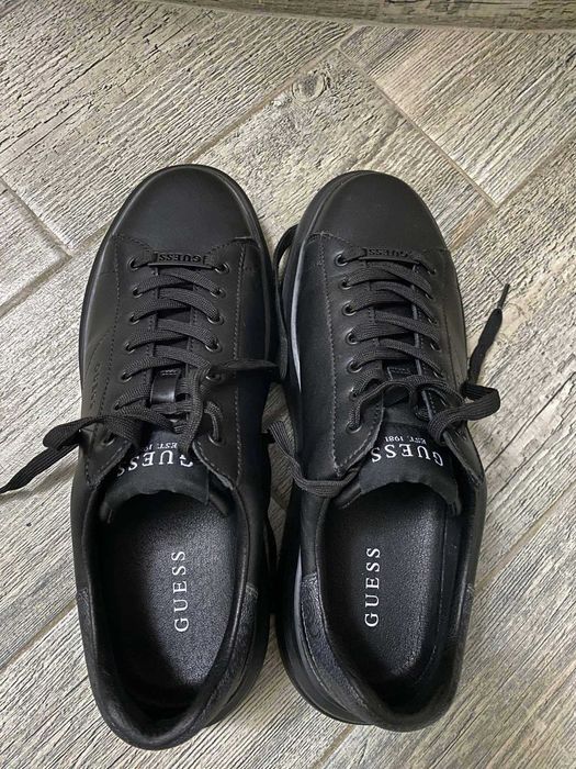 Guess ELBА Черни