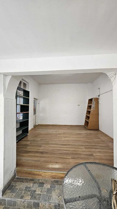 Casa de vanzare, locatie foarte buna pentru magazin