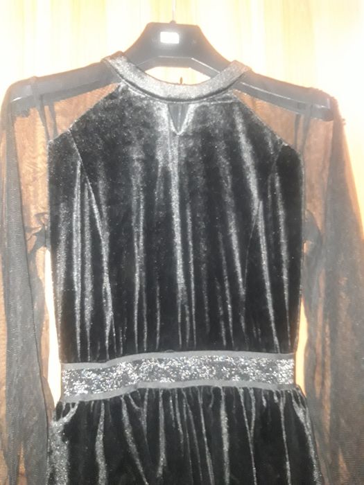 Платья женские, вечерние.