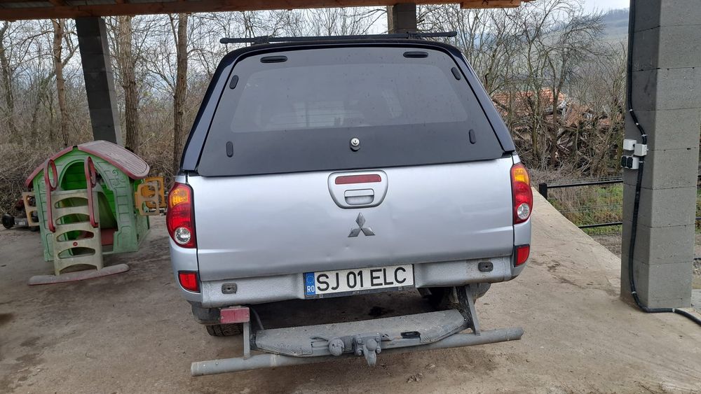 Vând mitsubishi l200