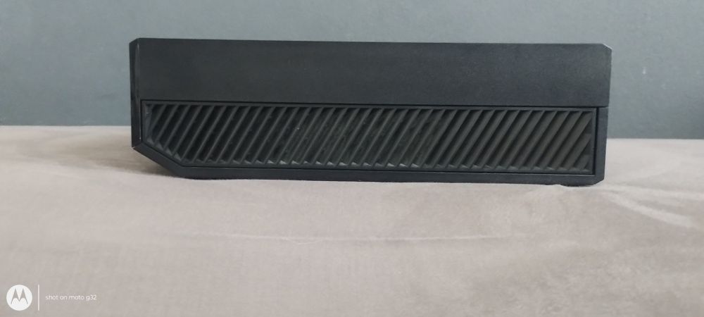 Vând xbox one   !
