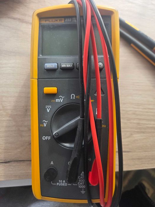 Aparat masura Fluke 233