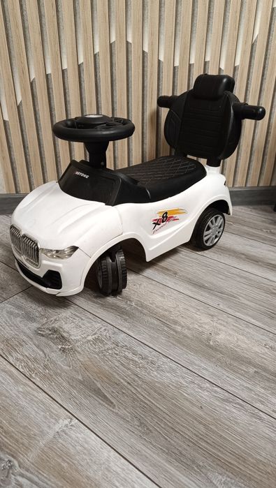 Продам детский толокар,машинку