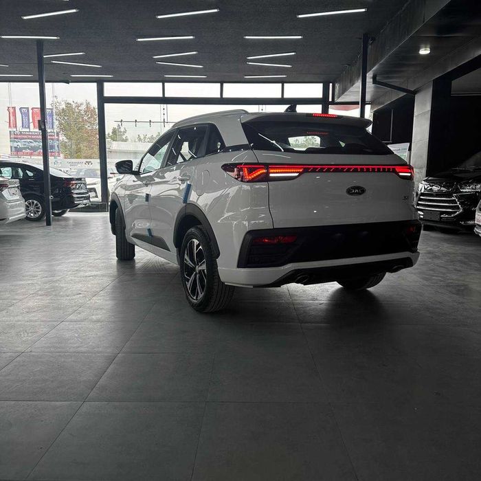 Jac JS6 full sotuvda tayyor