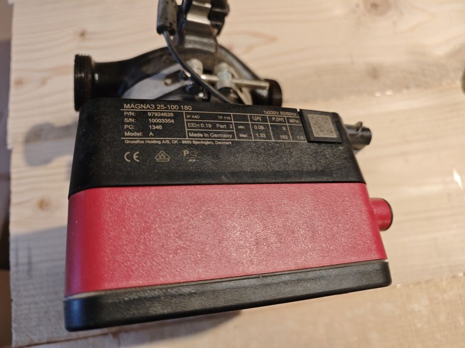 Циркулационна помпа Grundfos Magna 3 25-100