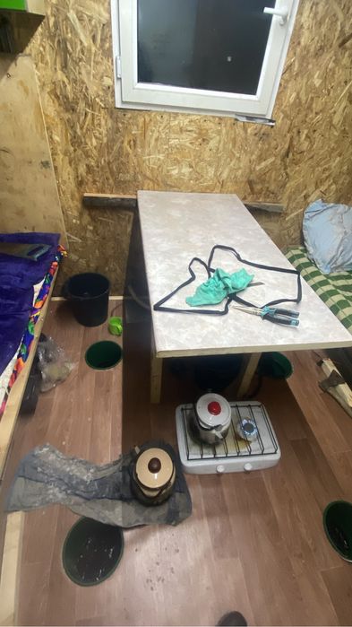 Домик для рыбалки на озере щучье