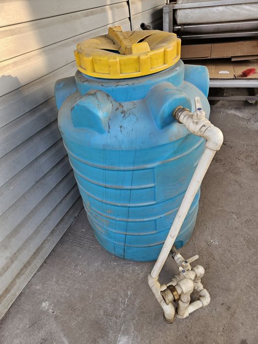 Бочка для воды. Ёмкость для питьевой воды