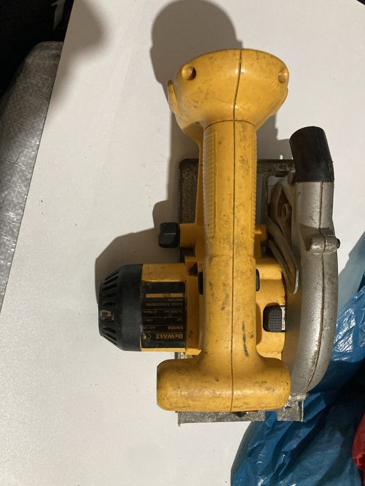 Fierastrau Circular Dewalt DW 936 doar corp