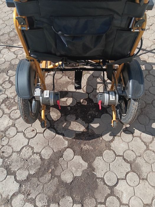 Căruț electric pentru persoane cu handicap