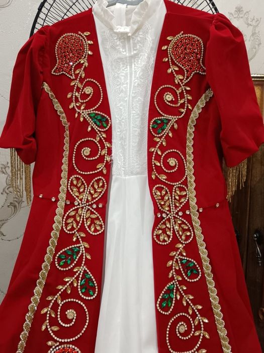 Национальное платье кизил ансамбль кўйлак
