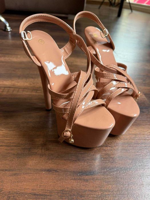 Високи Токчета 16см Бежови 36 номер