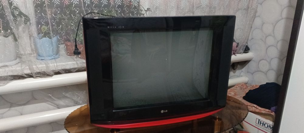 Продам телевизор LG