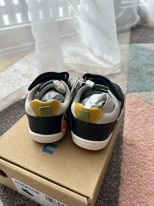 Обувки за бебе 19-21 номер Mayoral нови