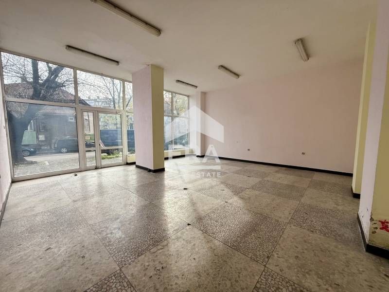 Магазин за продажба в ж.к.Щирок Център