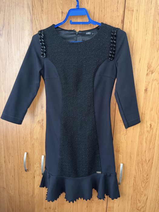 Рокля. Носена един път.