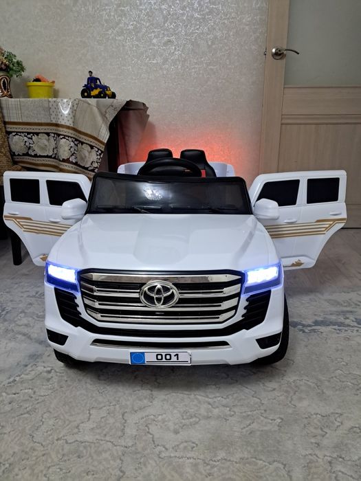 Продам детскую машинку в отличном состоянии