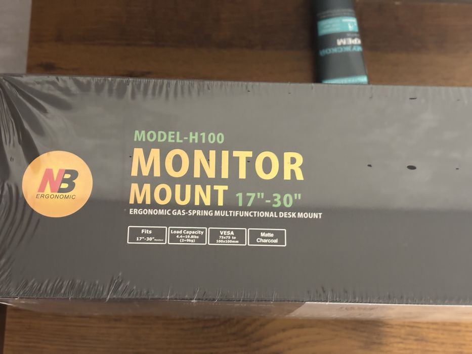 Кранштейн для монитора