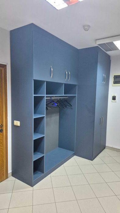 Гардероб за вграждане в ъгъл