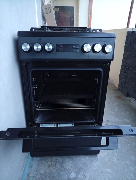 Aragaz cu cuptor electric Beko