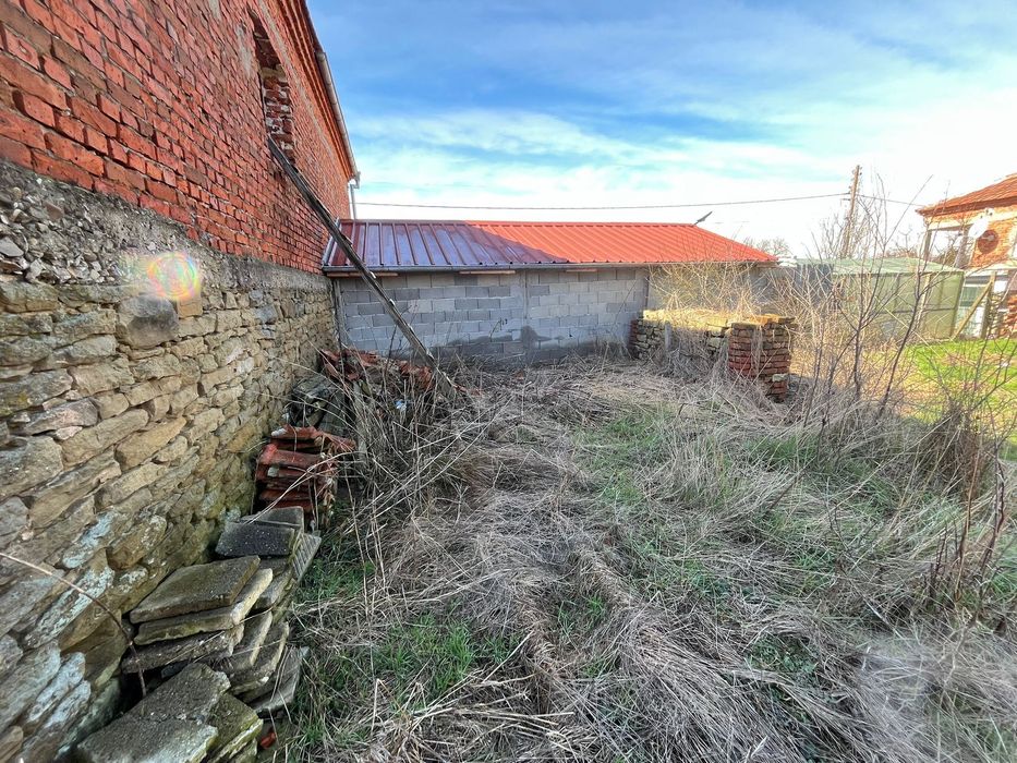 Продавам къща в с. Лозарево – 379 м2