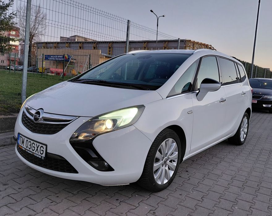 Vând Opel Zafira  Benzină+GAZ