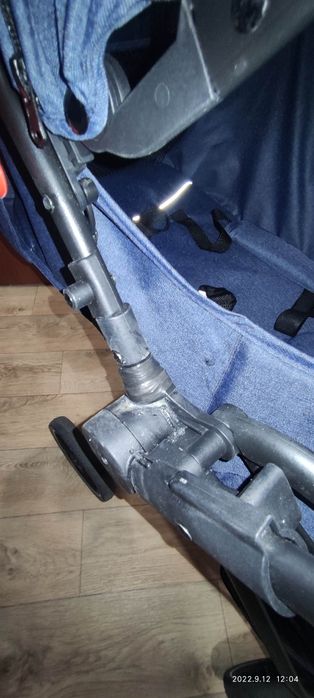 Продам прогулочную коляску