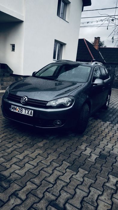 Volkswagen Golf 6 Variant 1.6 TDI – 2012  Se vinde Volkswagen Golf 6 Variant, an fabricație 2012, echipat cu motorul fiabil și economic 1.6 TDI.