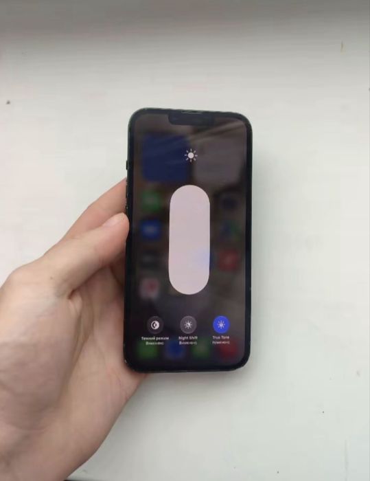Iphone 13 green