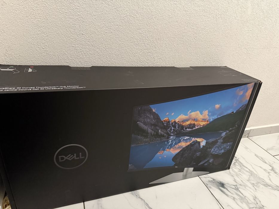 Dell UltraSharp U4025QW 40” 5K2K 120Hz – счупен дисплей / за части или ремонт