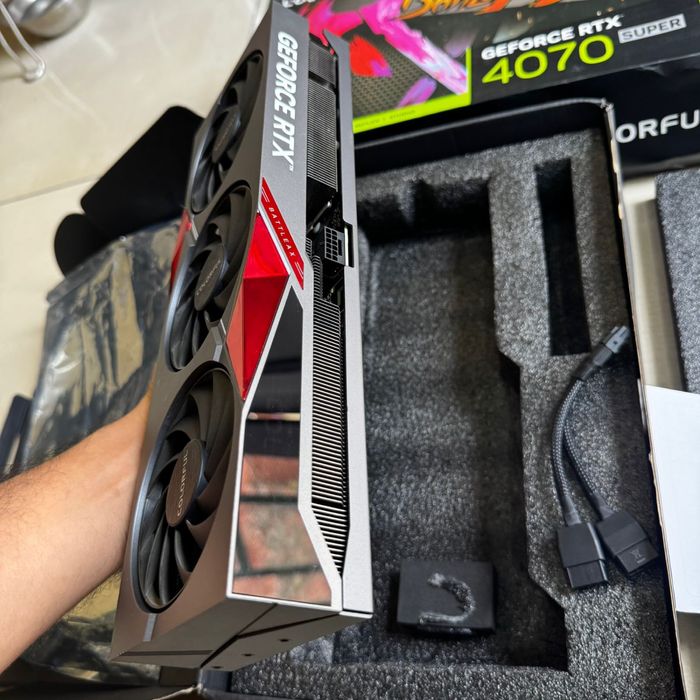 Видеокарта Colorful RTX 4070 BattleAXE