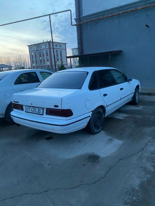 Ford Taurus Super salon
