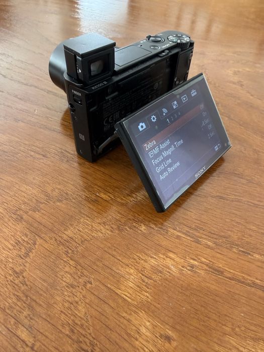 Camera foto avansata cu senzor mare Sony RX100 mk3  iii